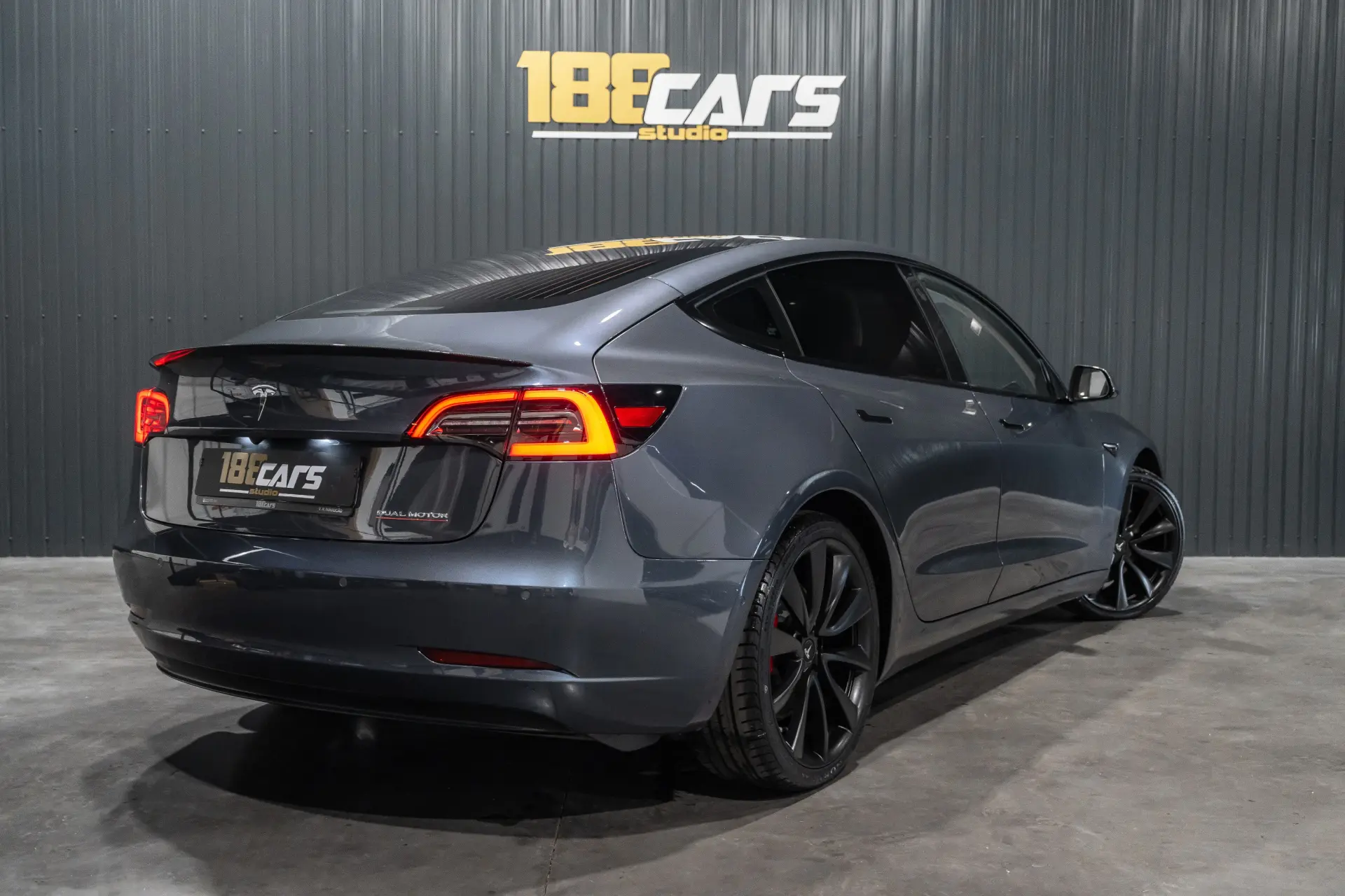 Tesla Model 3 Performance Dual Motor AWD 42