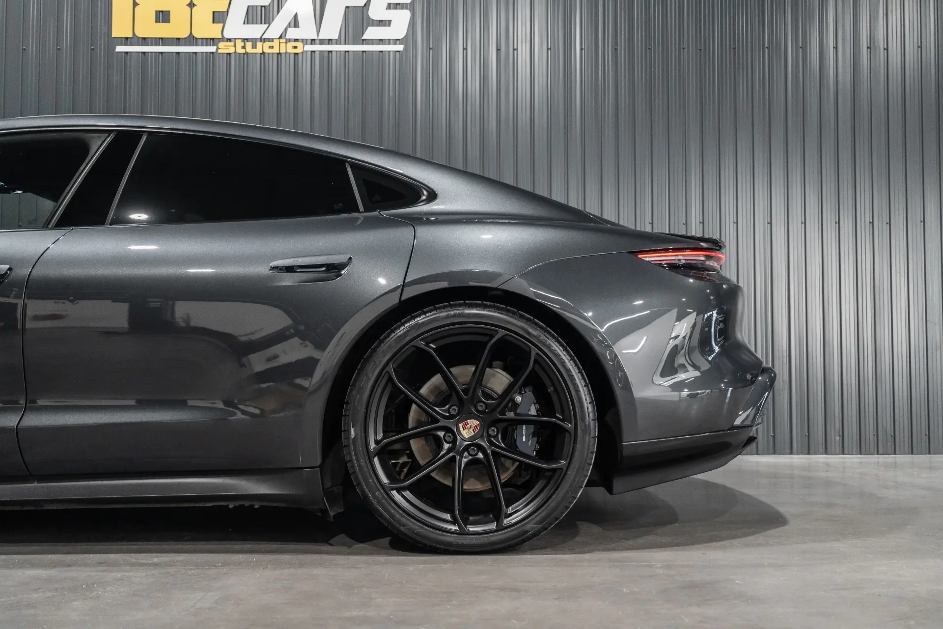 Porsche Taycan 4 27
