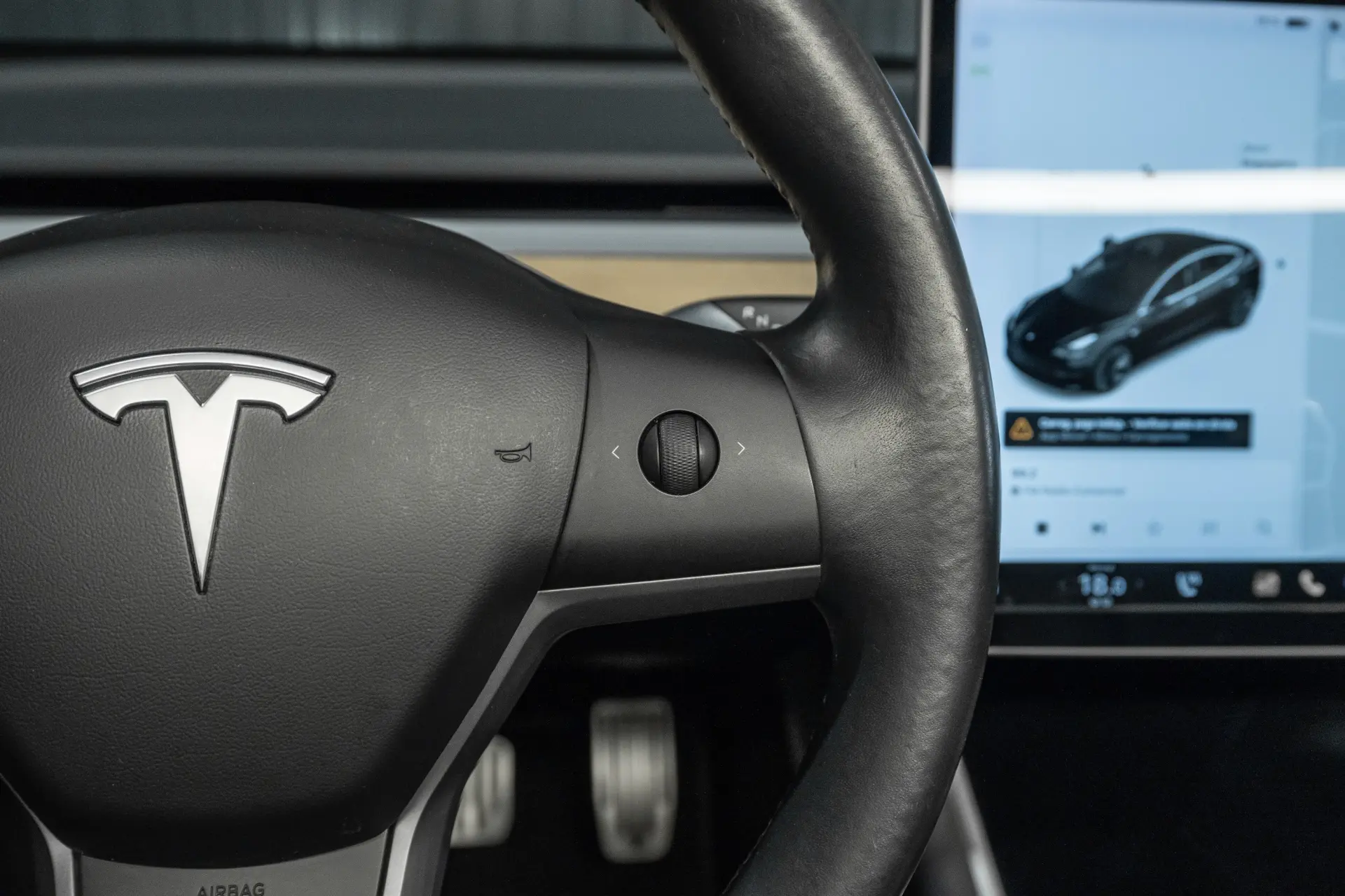 Tesla Model 3 Long-Range Dual Motor AWD 11