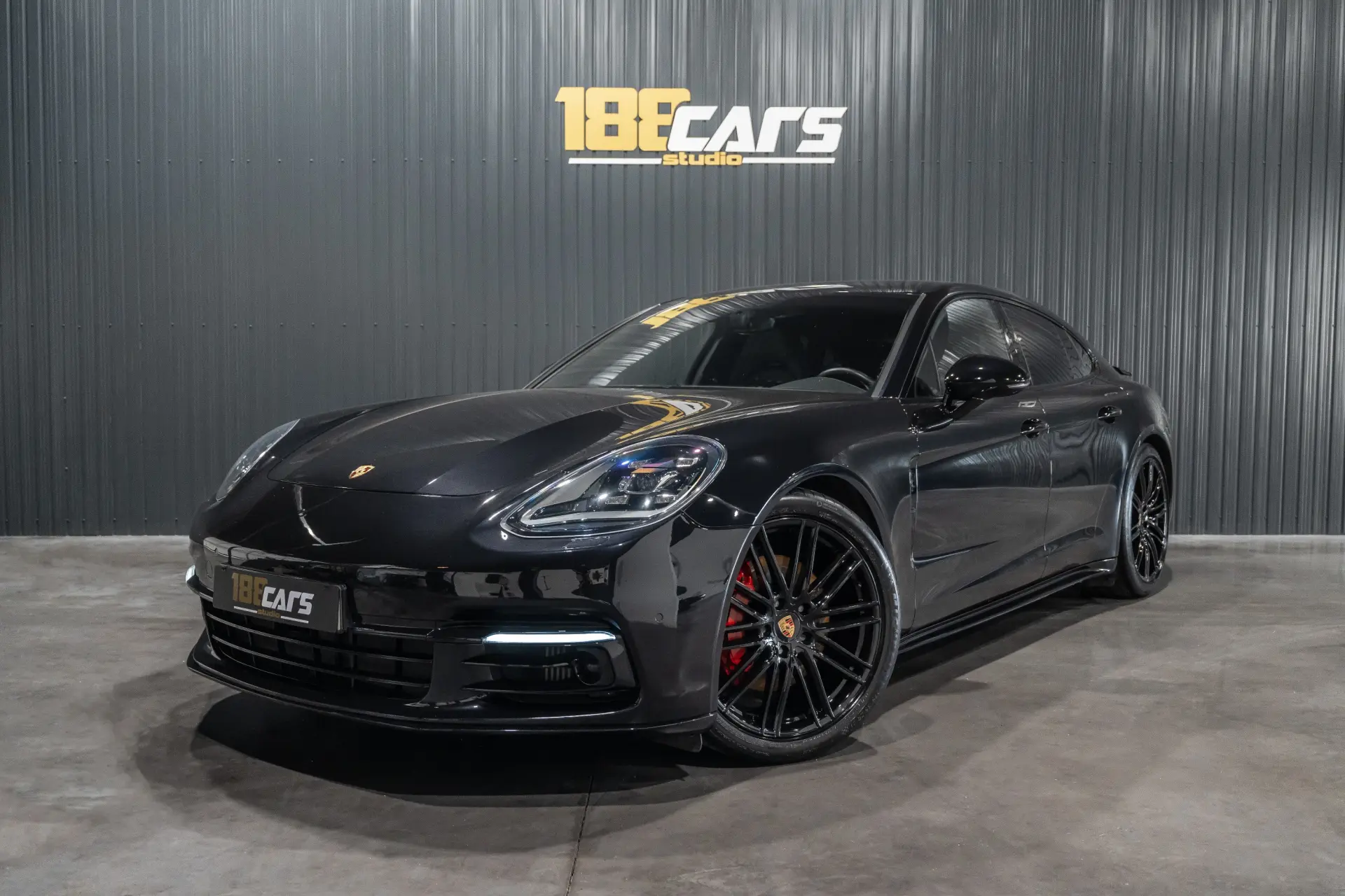 Porsche Panamera S PDK 33