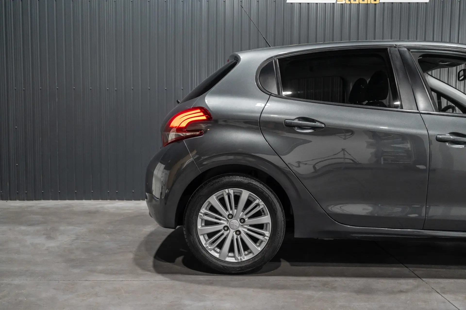 Peugeot 208 37