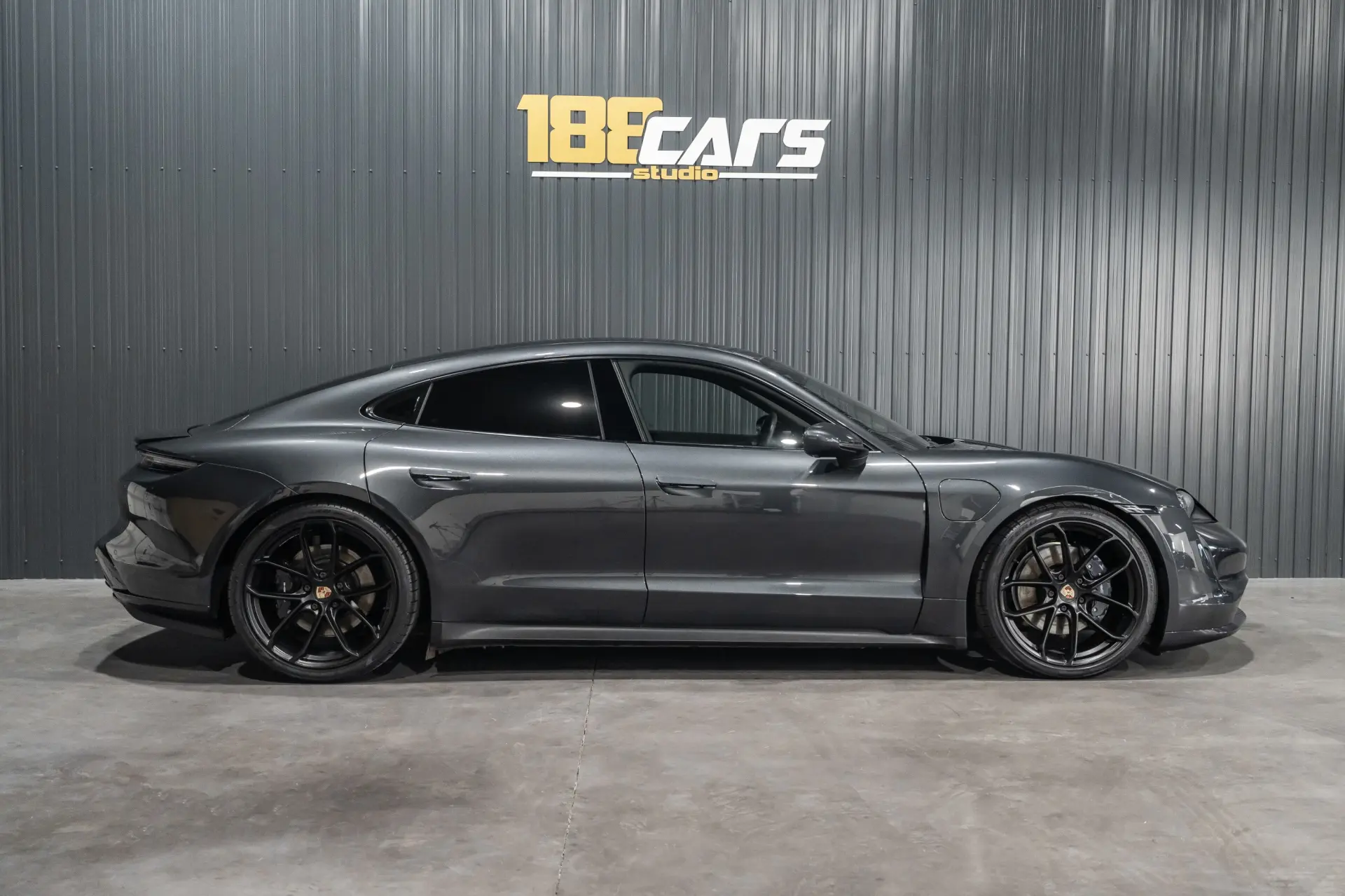 Porsche Taycan 4 35