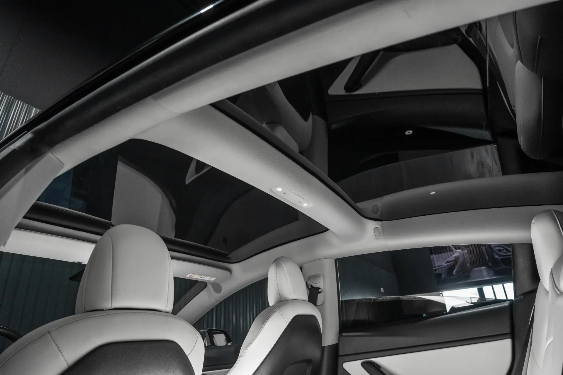 Tesla Model 3 Performance Dual Motor AWD 24