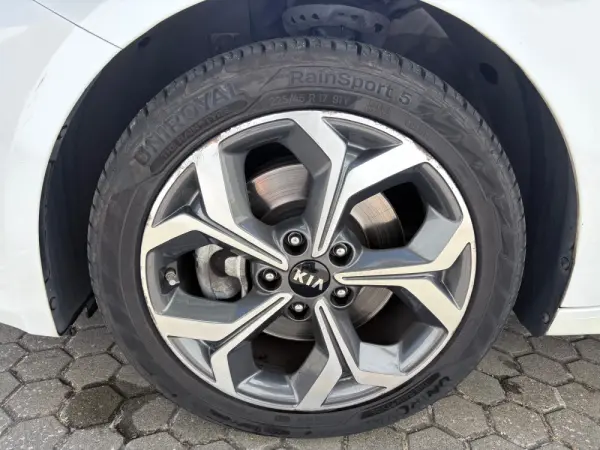 Kia Ceed SW 1.4 T-GDI Drive+SRF 7DCT 12
