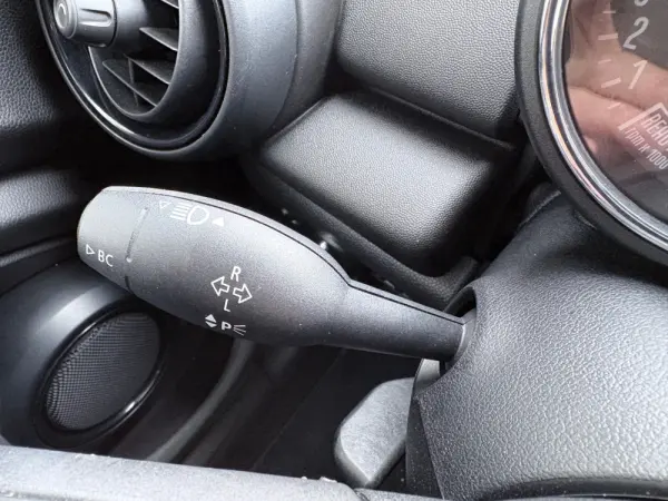 MINI 5 Portas One 41