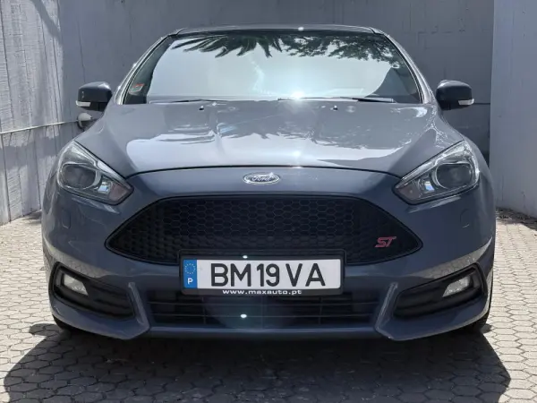 Ford Focus 2.0 EcoBoost ST c/ Pack Pele Desportiva 13
