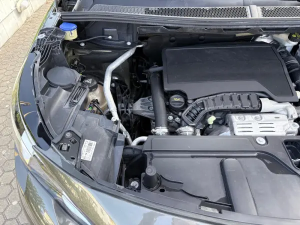 Peugeot 3008 1.2 PureTech Allure EAT8 17