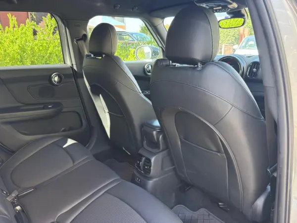 MINI Countryman Cooper D Premium Classic Auto 56