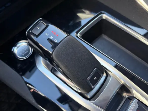 Peugeot 3008 1.2 PureTech Allure EAT8 54