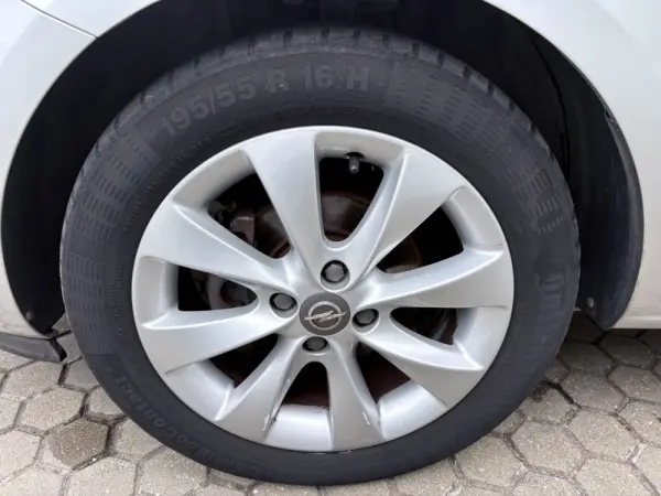 Opel Corsa 1.2 Dynamic 11