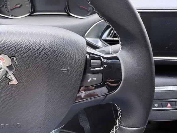 Peugeot 308 SW 1.2 PureTech Style 37