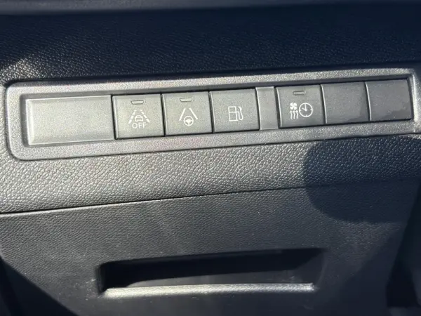 Peugeot 3008 1.6 Hybrid GT e-EAT8 34