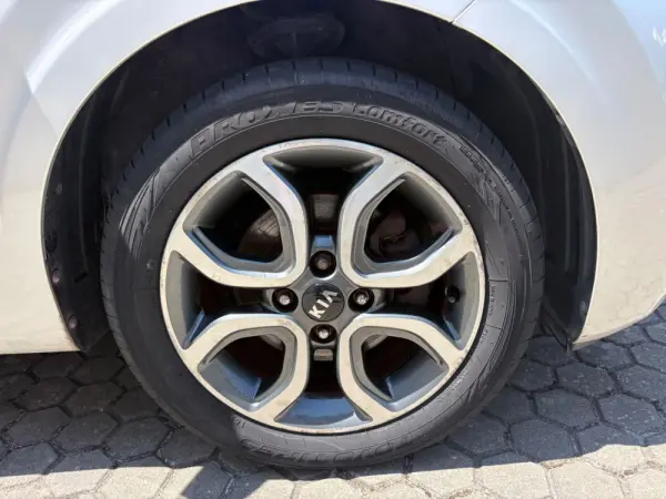 Kia Picanto 1.0 CVVT Urban 11