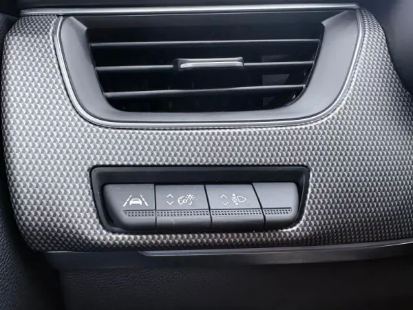 Renault Arkana 1.6 E-Tech Intens 37