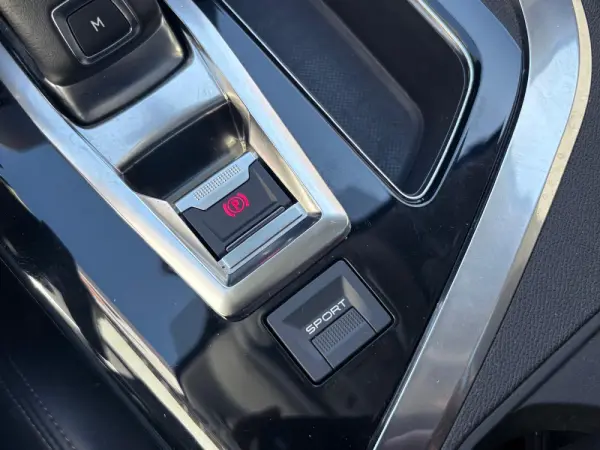 Peugeot 3008 1.2 PureTech Allure EAT8 55