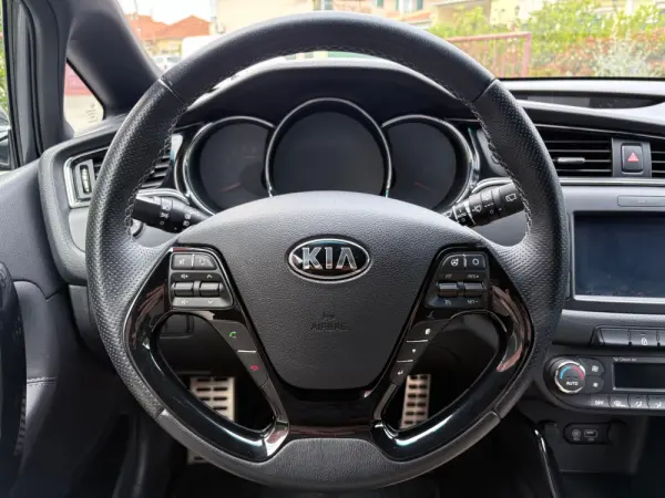 Kia Ceed 1.6 CRDi GT Line 37