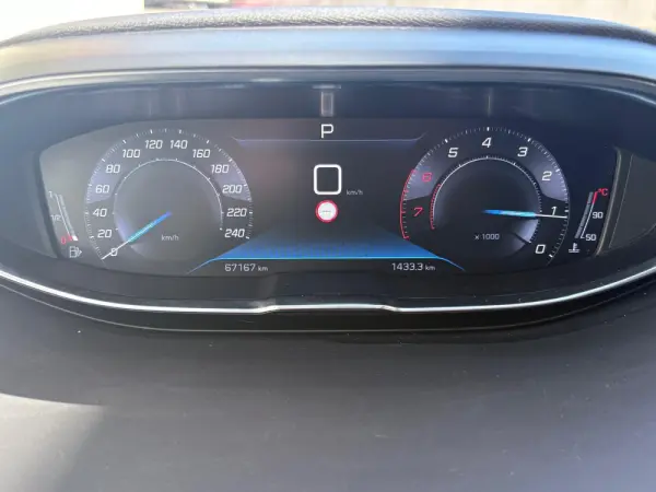 Peugeot 3008 1.2 PureTech Allure EAT8 44