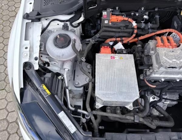 Volkswagen e-Golf AC/DC 17