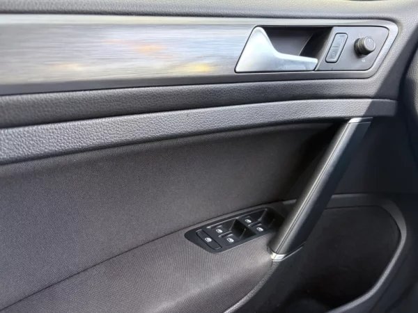 Volkswagen e-Golf AC/DC 32