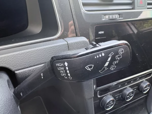 Volkswagen e-Golf AC/DC 38