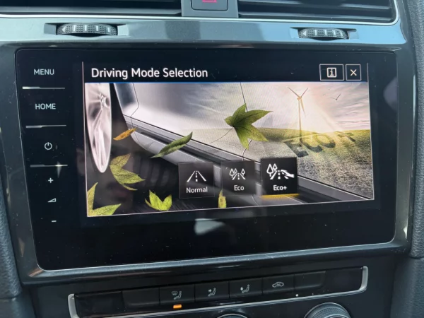 Volkswagen e-Golf AC/DC 42