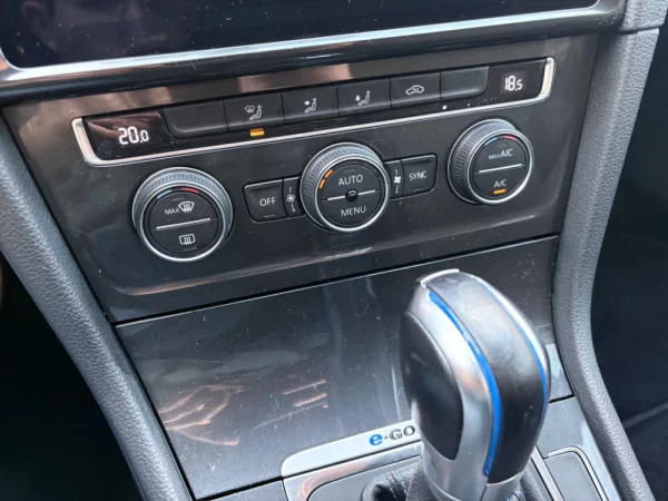 Volkswagen e-Golf AC/DC 45