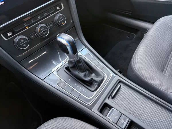 Volkswagen e-Golf AC/DC 46