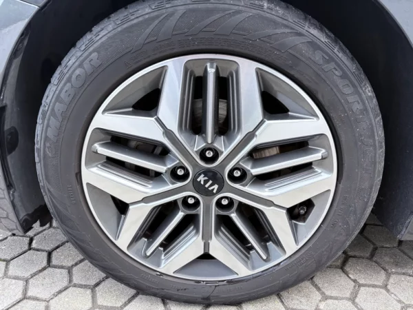 Kia Optima SW 2.0 CVVT PHEV 10