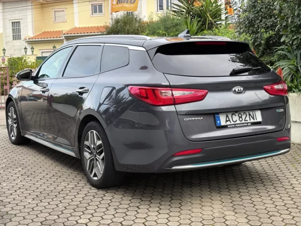 Kia Optima SW 2.0 CVVT PHEV 25