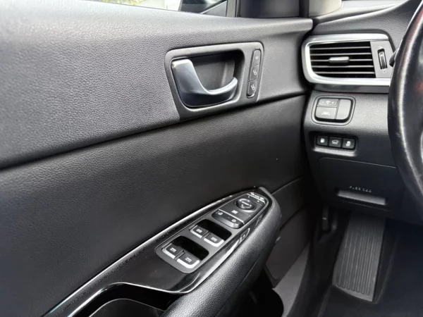 Kia Optima SW 2.0 CVVT PHEV 39