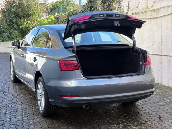 Audi A3 Limousine 1.6 TDI Advance 25