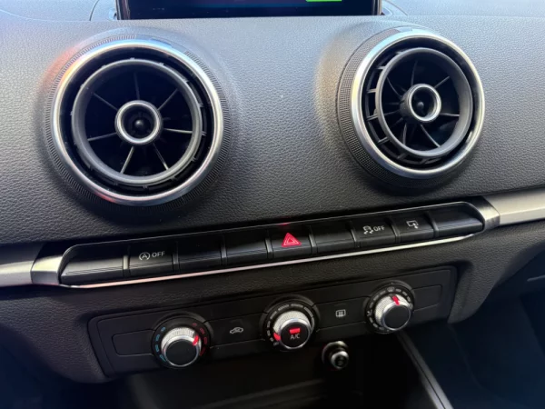 Audi A3 Limousine 1.6 TDI Advance 42