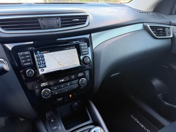 Nissan Qashqai 1.2 DIG-T N-Connecta 18 47