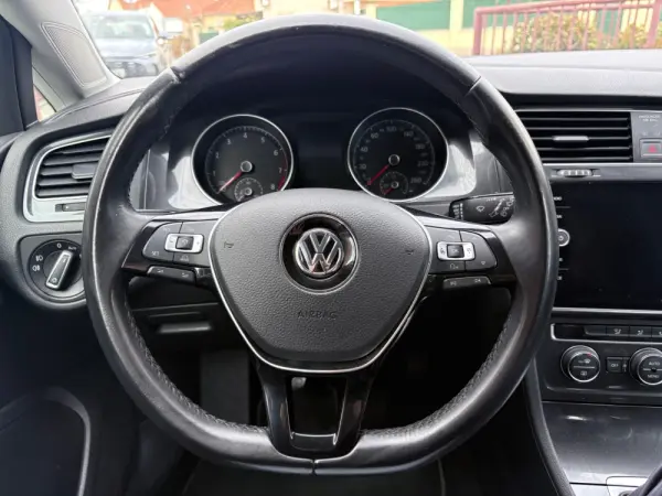 Volkswagen Golf 1.0 TSI Confortline 34