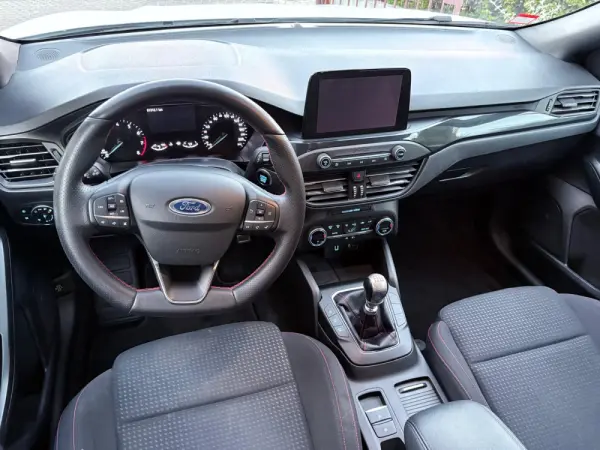 Ford Focus SW 1.0 EcoBoost ST-Line 28