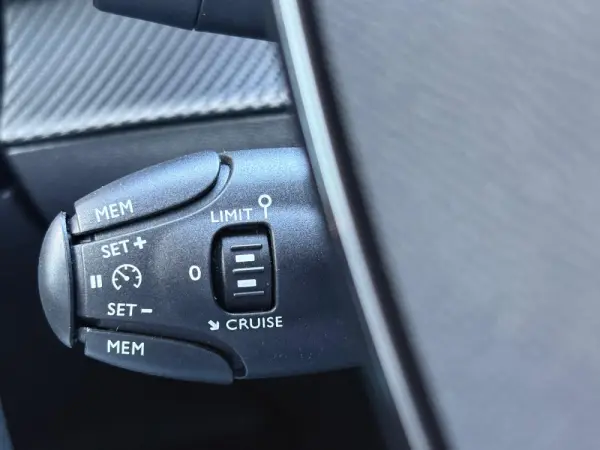 Peugeot 2008 1.2 PureTech Allure 39