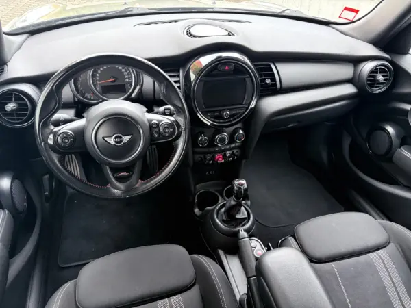 MINI 5 Portas One 28