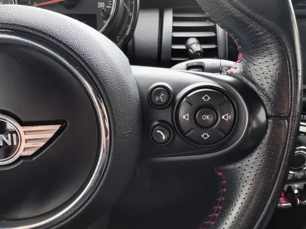 MINI 5 Portas One 39