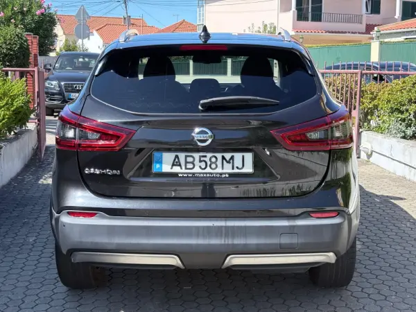 Nissan Qashqai 1.5 dCi N-Connecta J18 5