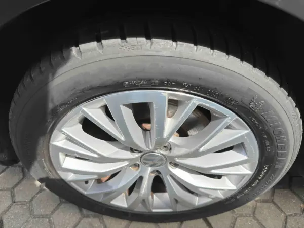 Volkswagen Sharan 2.0 TDI Blue Highline 10