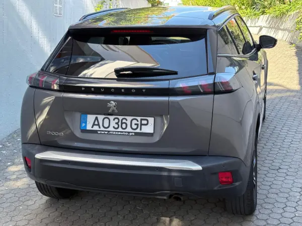 Peugeot 2008 1.2 PureTech Allure 19