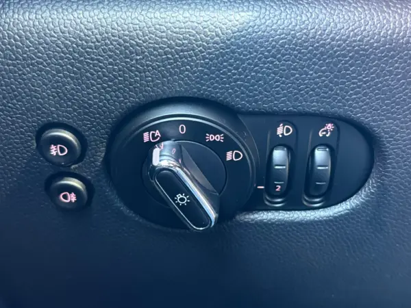 MINI 3 Portas Cooper 34