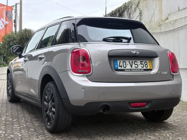 MINI 5 Portas One 23