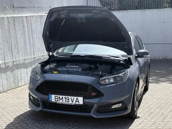 Ford Focus 2.0 EcoBoost ST c/ Pack Pele Desportiva 16