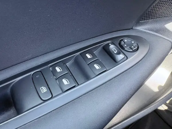 Citroen C4 1.6 BlueHDi Feel EAT6 35