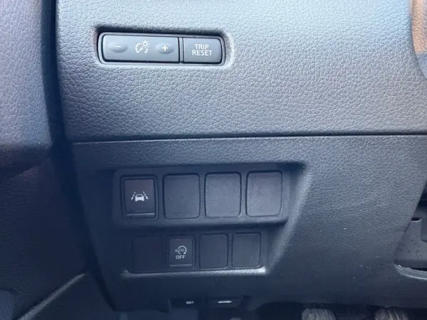 Nissan Qashqai 1.2 DIG-T N-Connecta 18 35