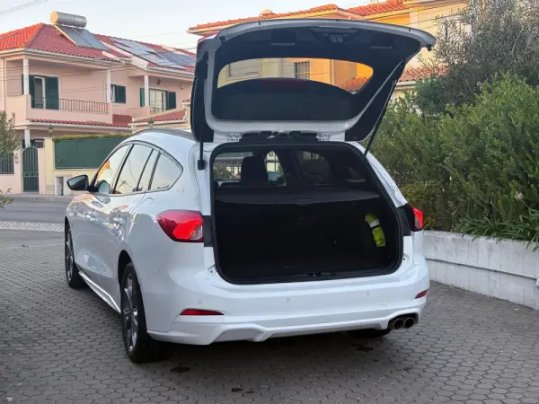 Ford Focus SW 1.0 EcoBoost ST-Line 26