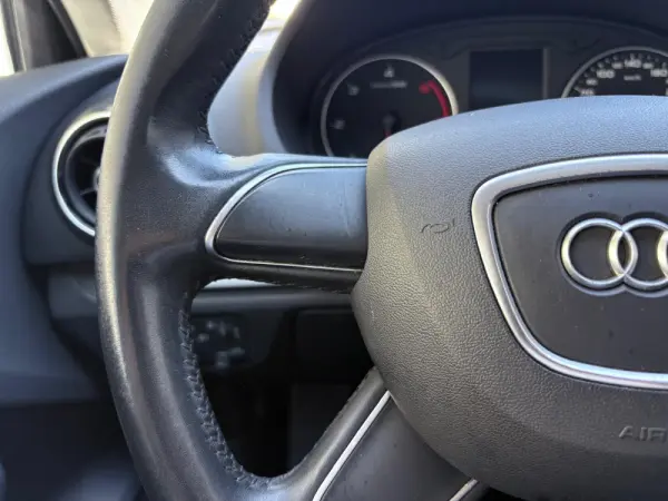 Audi A3 Limousine 1.6 TDI Attraction 38