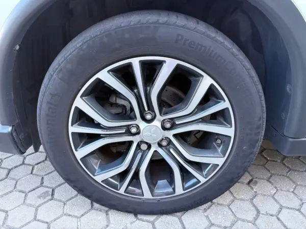 Mitsubishi Outlander 2.2 DI-D Instyle Navi 12