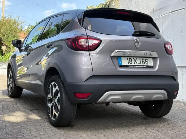 Renault Captur 0.9 TCE Exclusive 24